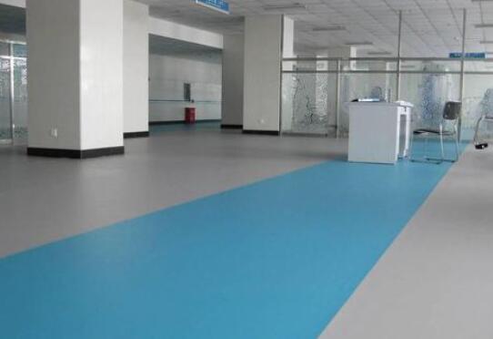 塑膠地板應該如何正確清潔保養